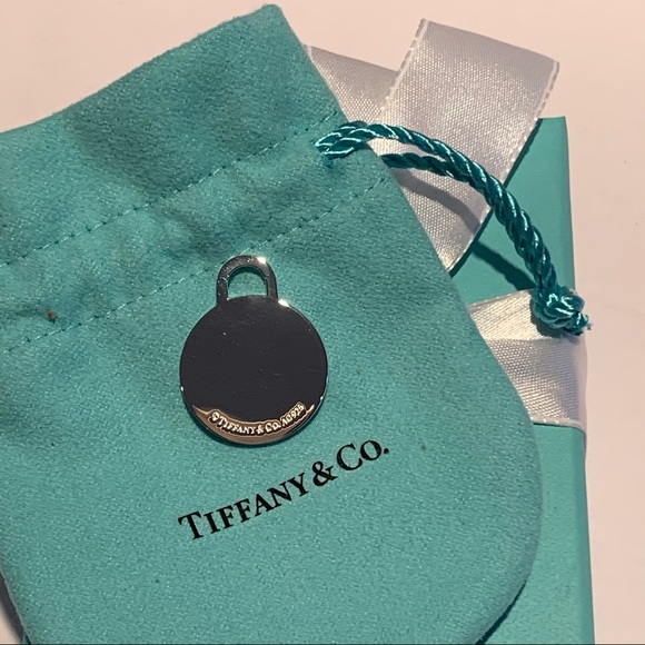 NWT TIFFANY & CO. Silver Medium Round Tag Charm - Picture 6 of 8